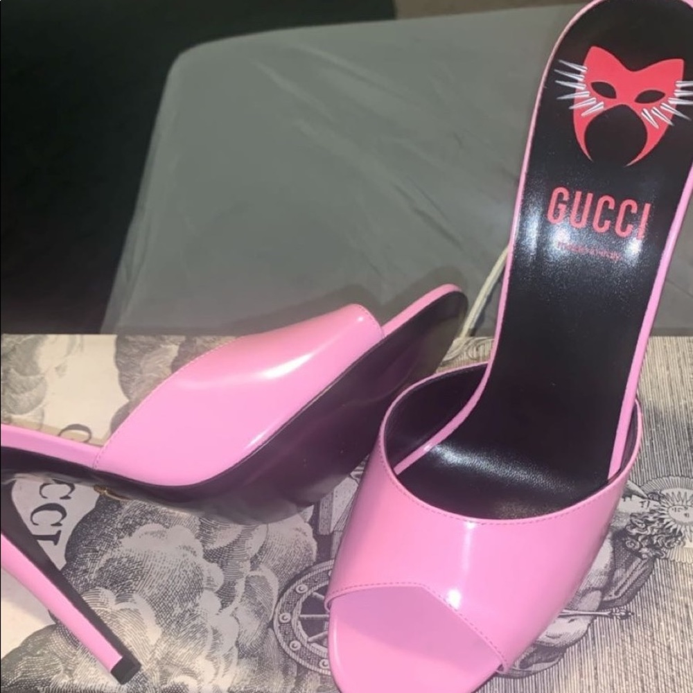 Brand New !!!!!!100% Genuine Gucci open toe pumps